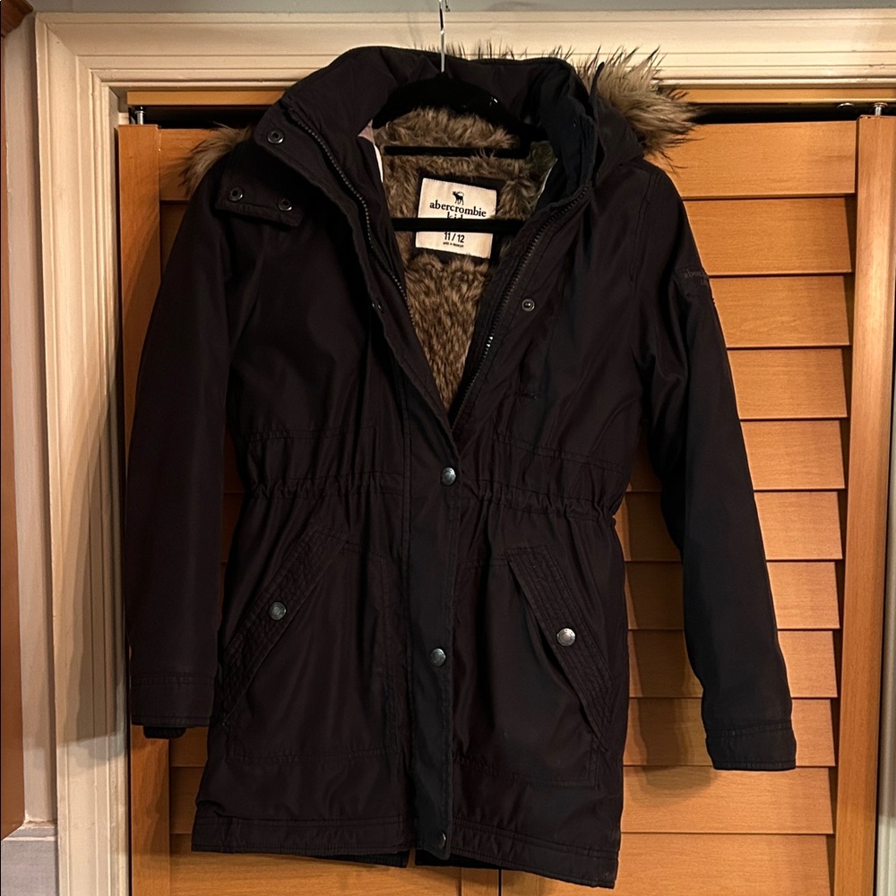 Girls size 11/12 Abercrombie Kids winter coat. Cinched at waist.